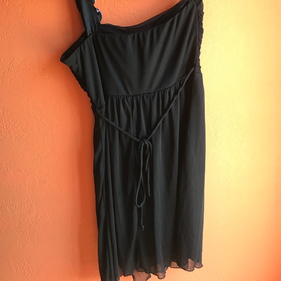 Awesome party dress for any special occasions🖤 - Picture 2 of 3